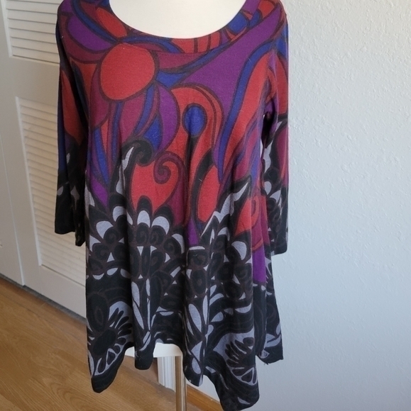 Premise Tops - Premise Paisley Sharkbite Top New